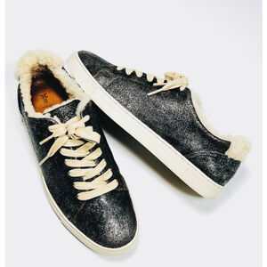 Frye Womans Sneakers Size 9 Black Metallic Glitter Leatherwith Beige Shearling